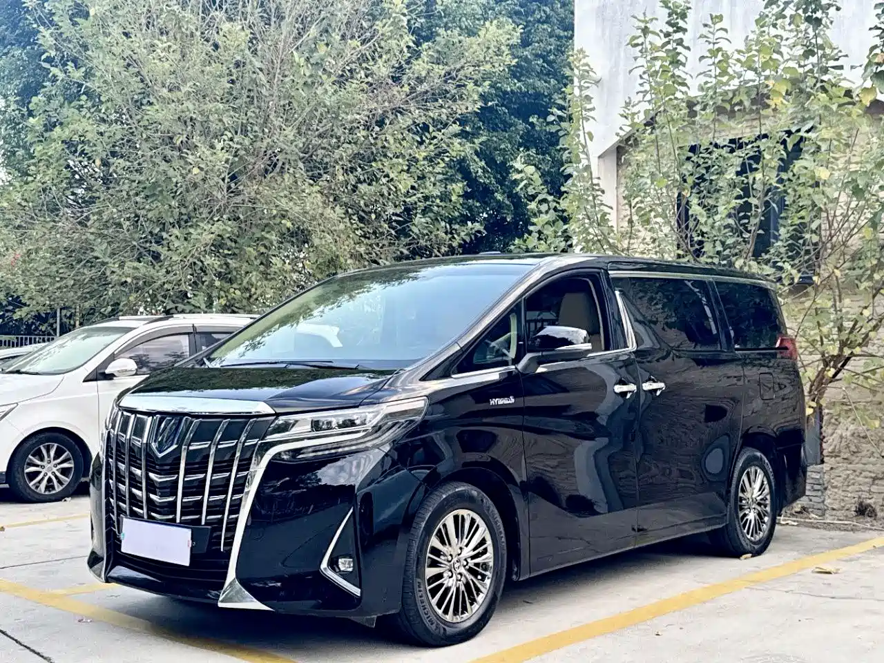 Toyota Alphard 2021 Hybrid 2.5L Luxury