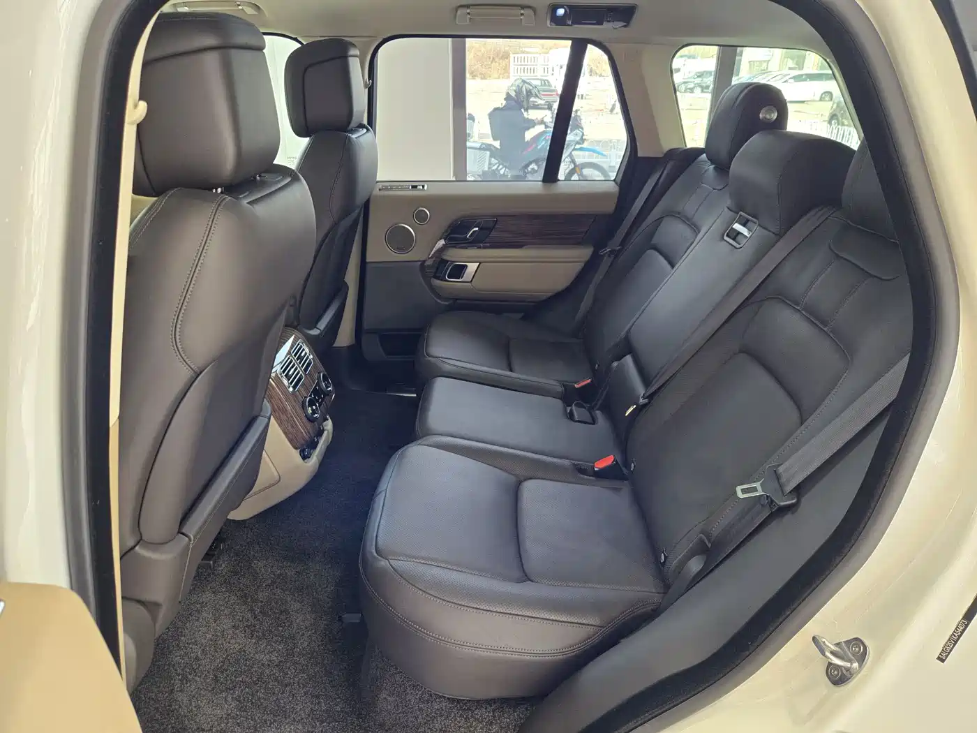 Land Rover Range Rover 2019 3.0 SCV6 Heritage Edition фото 12