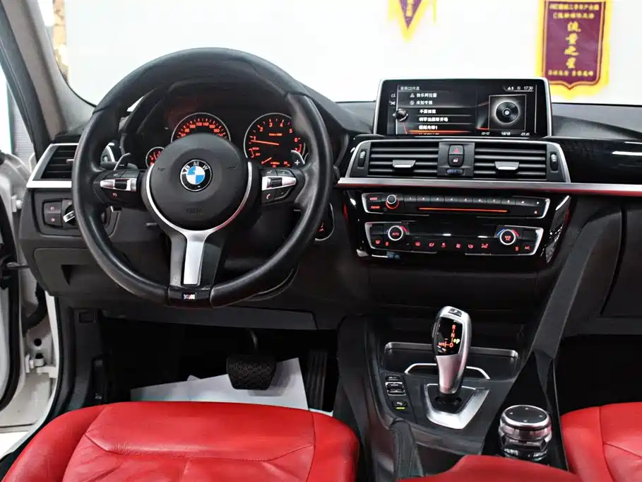 BMW 3 Series 2016 316i Fashion фото 10
