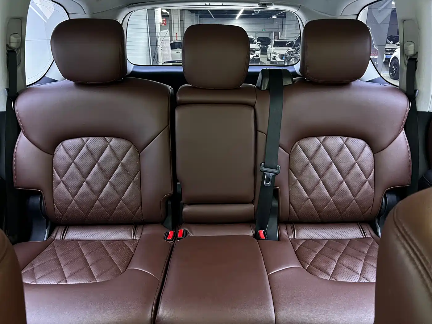Nissan Patrol 2018 4.0L Leadership фото 12