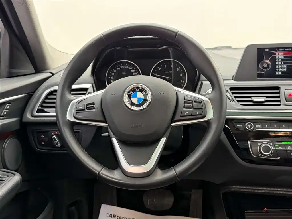 BMW 1 Series 2017 118i Sport фото 25