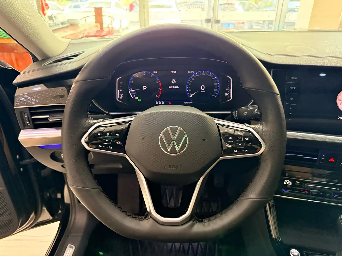 Volkswagen Passat 2023 330TSI Luxury Edition фото 16