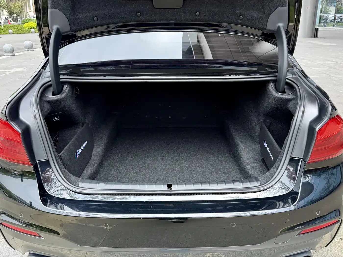 BMW 5 Series 2019 525Li M Sport Package фото 25
