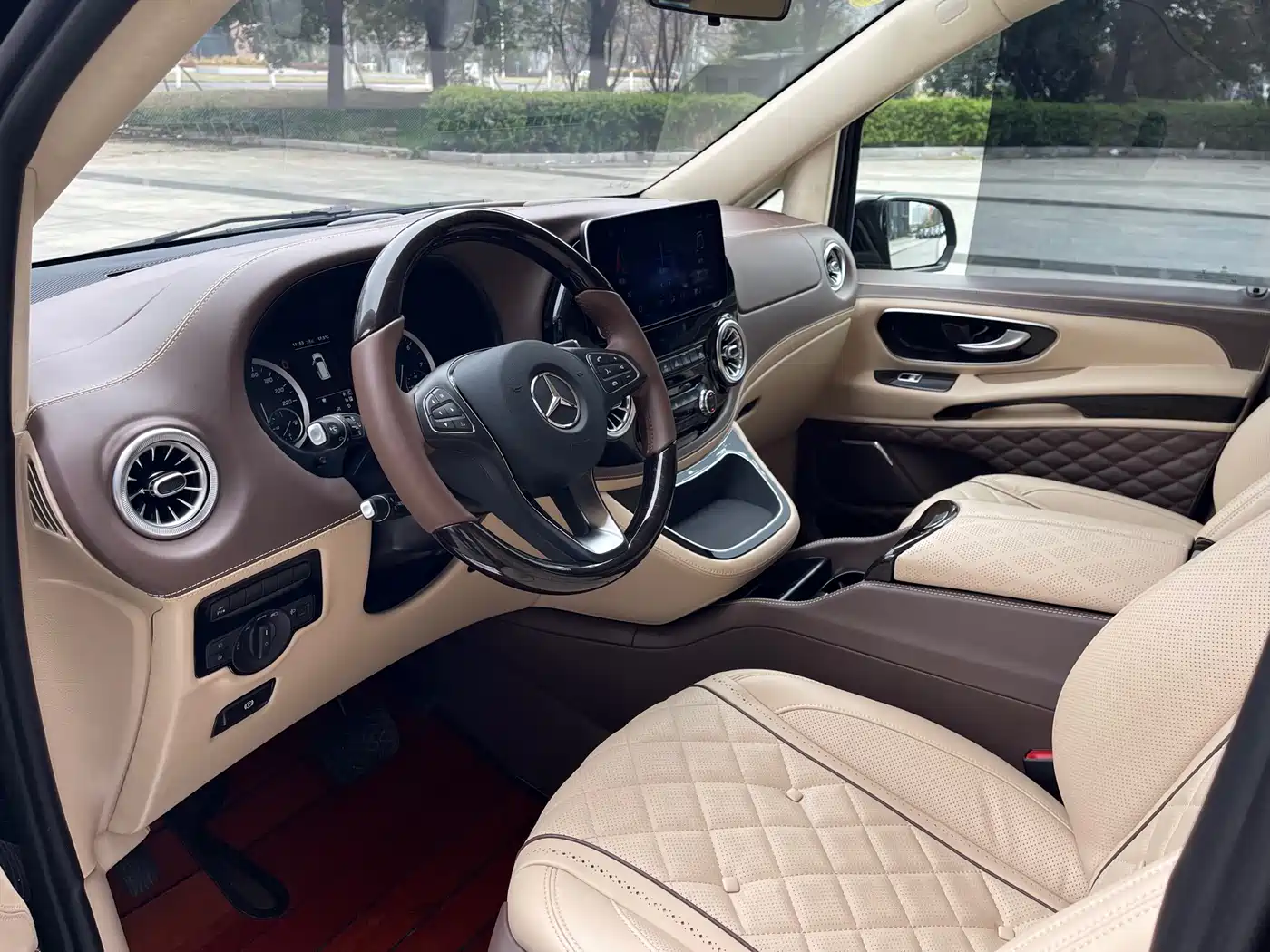 Mercedes-Benz Vito 2021 2.0T Business Edition 7-seater фото 4
