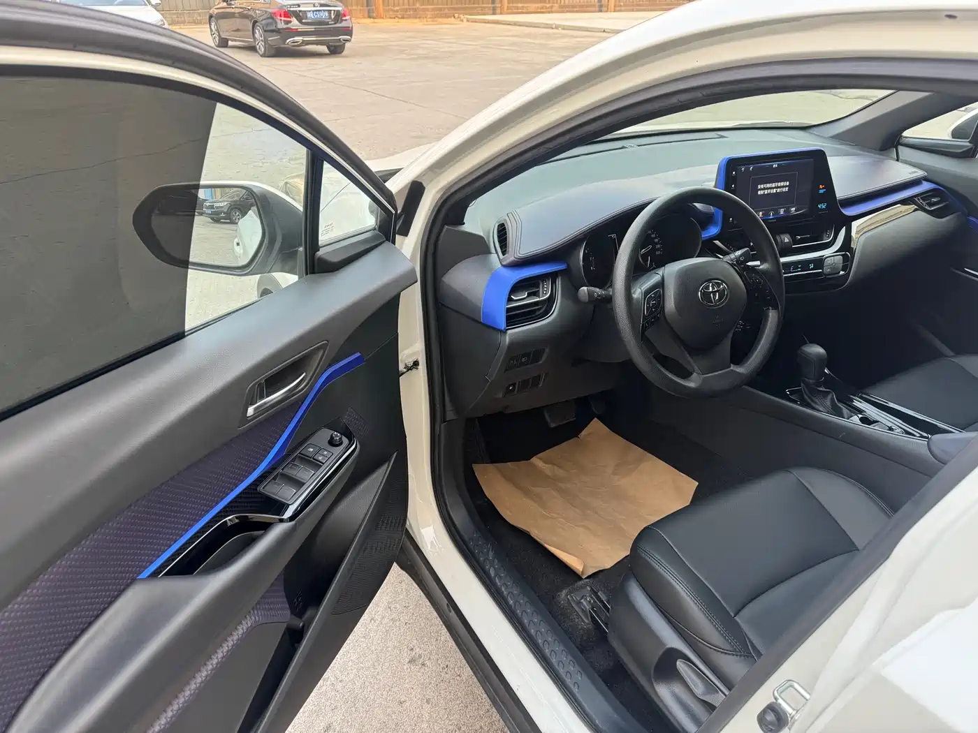 Toyota IZOA 2021 2.0L Yixiang Edition фото 4