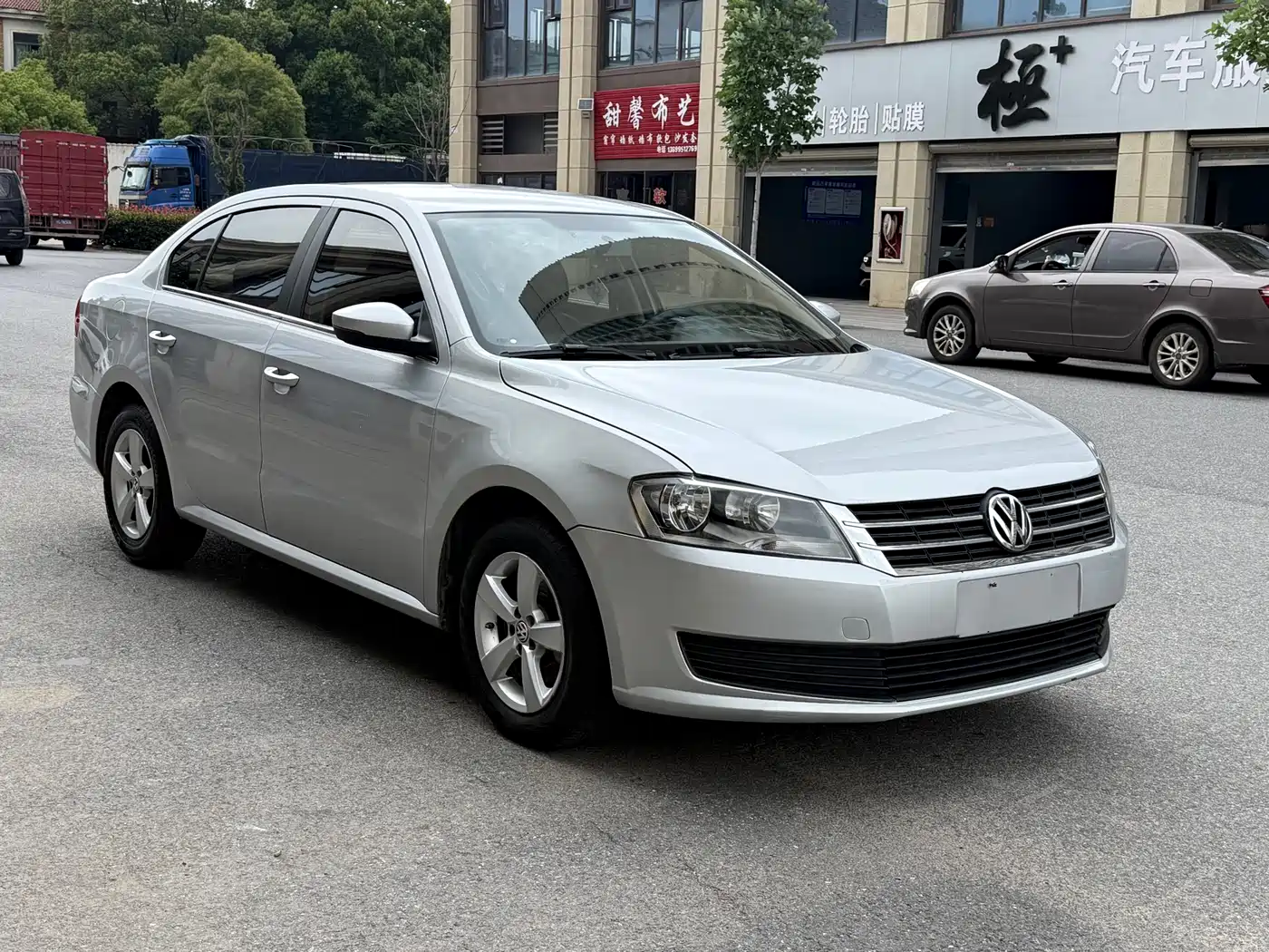 Volkswagen Lavida 2013 Facelift Classic 1.6L Automatic Trend