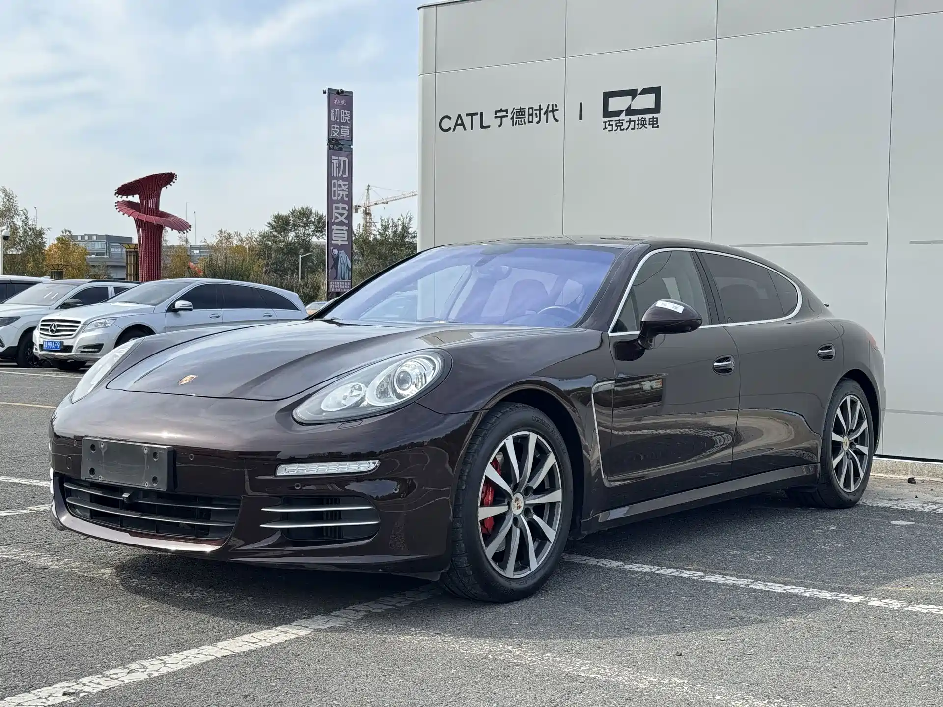 Фото 1 - Porsche Panamera