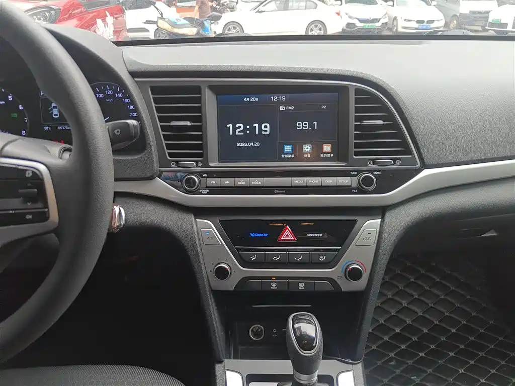 Hyundai Elantra 2016 Model 1.6L Automatic Smart Elite фото 13