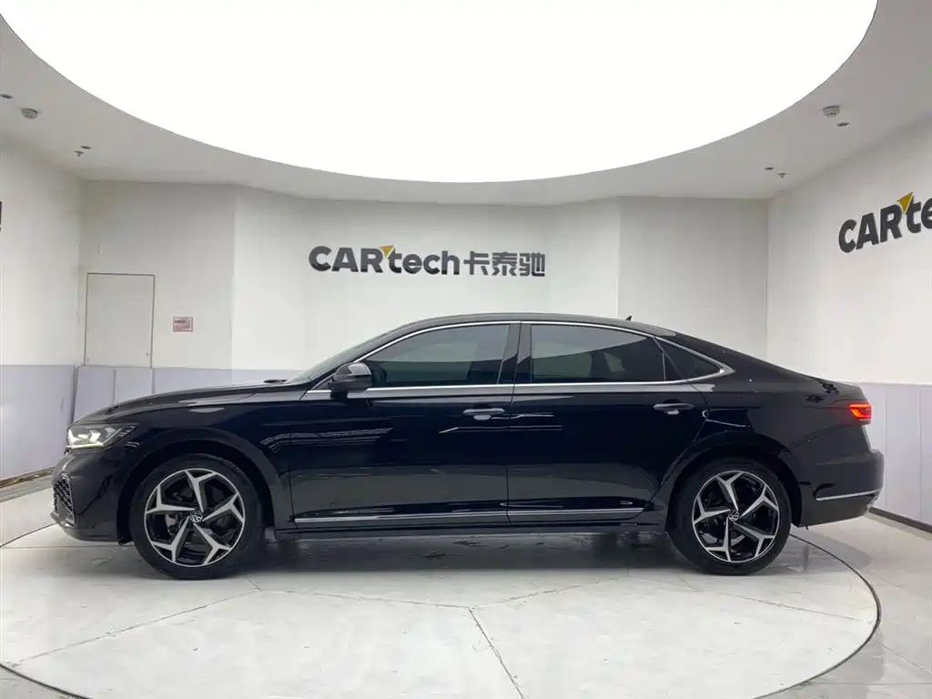 Volkswagen Passat 2023 Facelift 330TSI Starlight Elite Edition фото 8