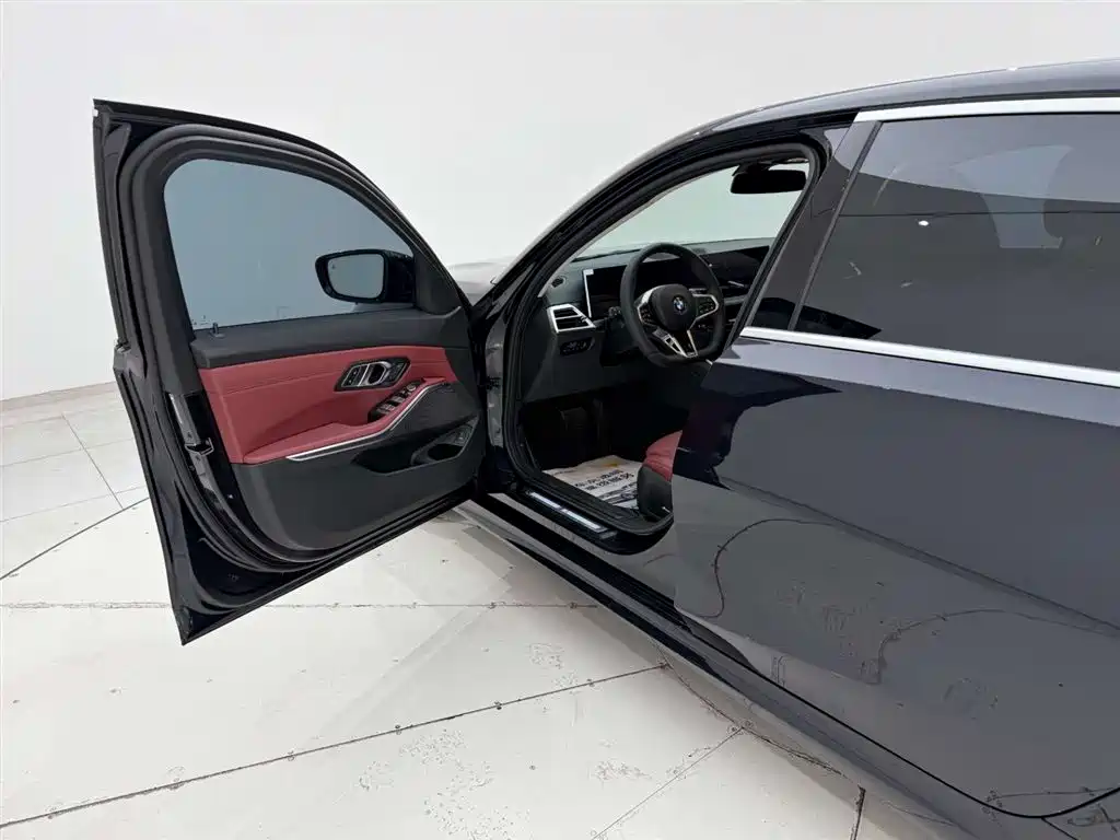 BMW 3 Series 2025 325Li M Sport Package фото 13