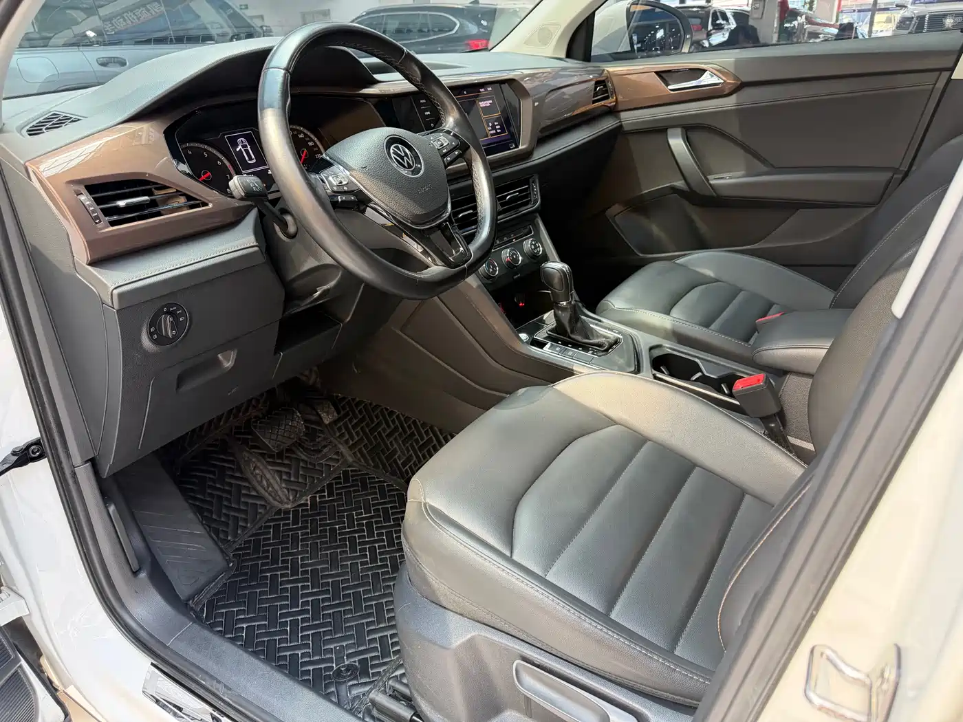 Volkswagen Tharu 2021 Model 280TSI 2WD Comfort Edition фото 12