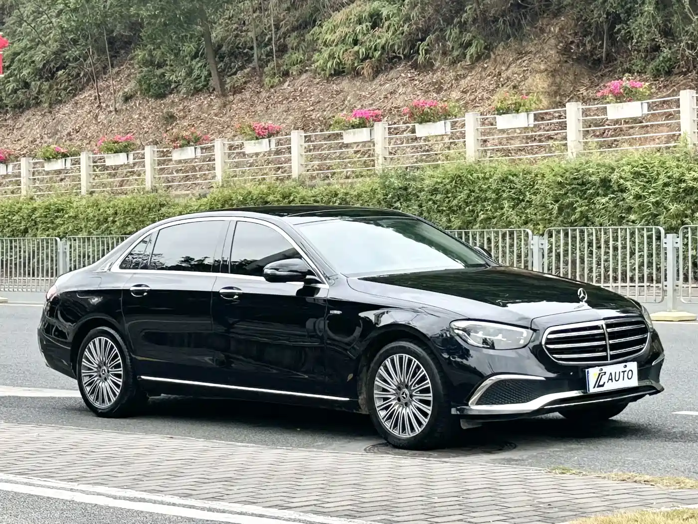 Mercedes-Benz E-Class 2022 E 300 L Luxury фото 3