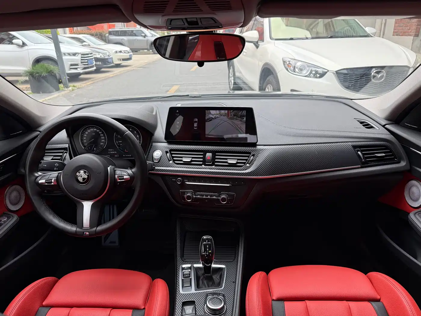 BMW 1 Series 2023 120i M Sport Shadow Edition фото 8