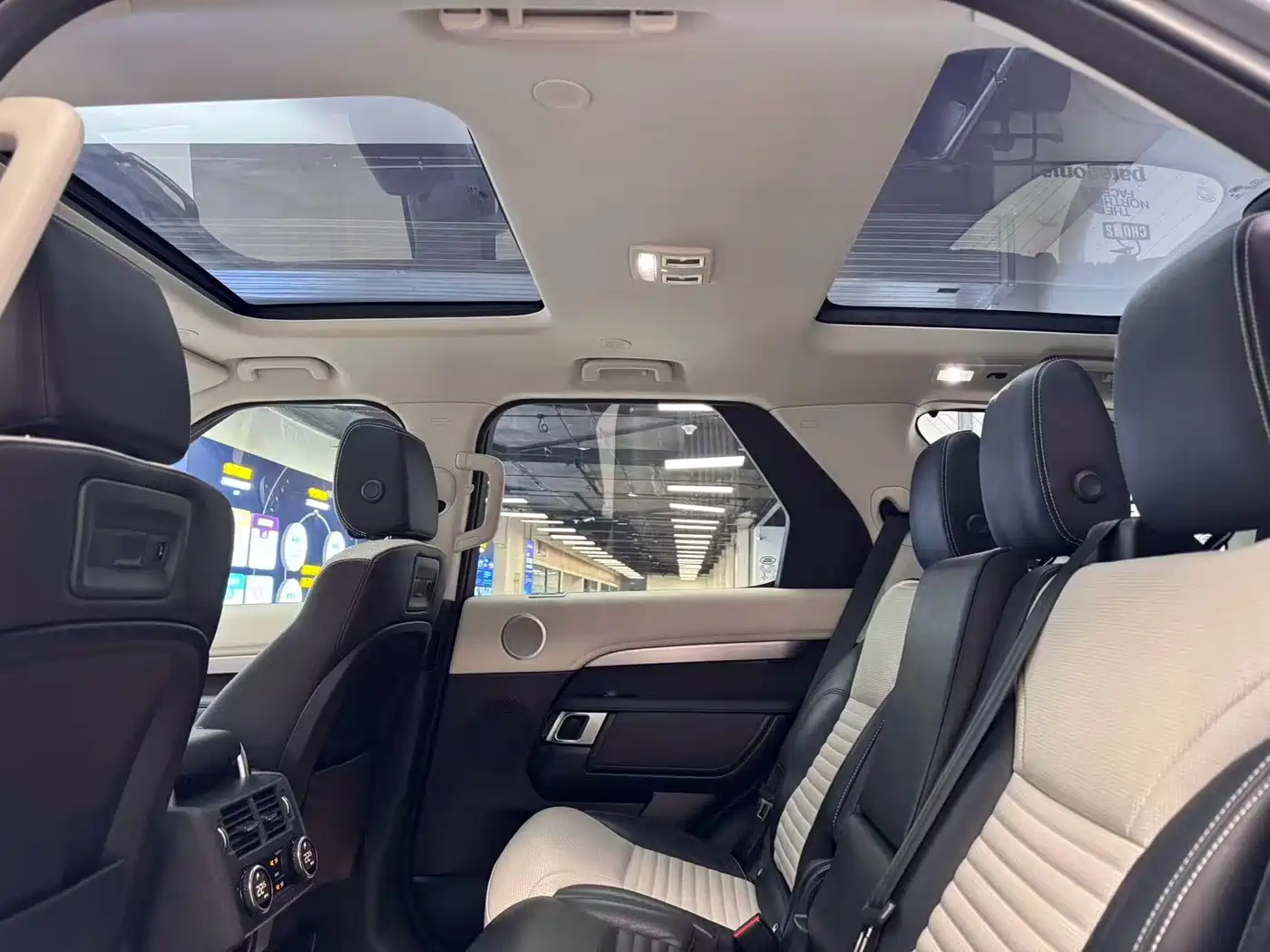 Land Rover Discovery 2021 360PS R-Dynamic S фото 10