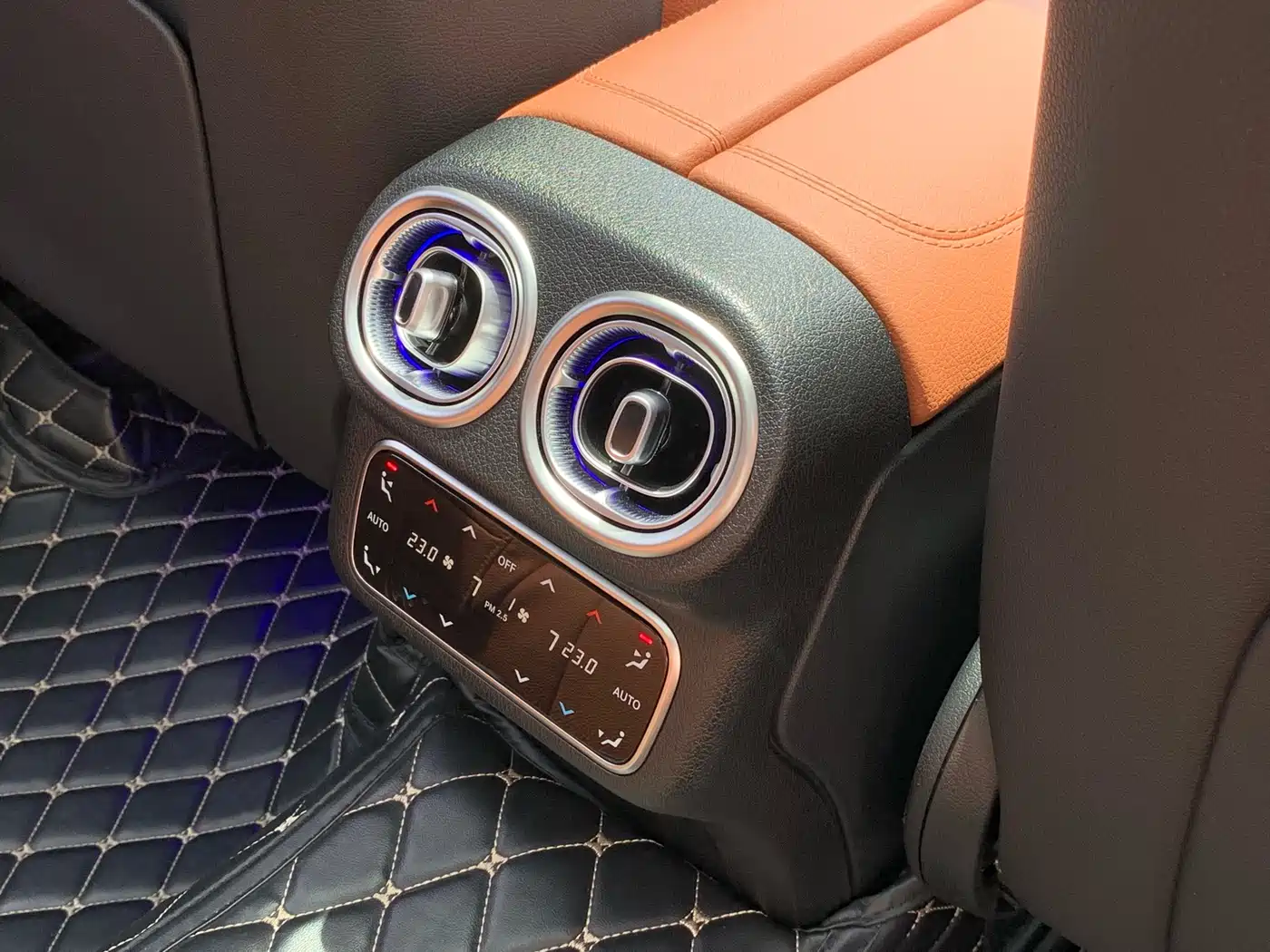 Mercedes-Benz GLC 2024 GLC 300 L 4MATIC Dynamic 5-seater фото 32