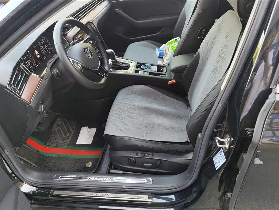 Volkswagen Magotan 2019 330TSI DSG Premium China V фото 9
