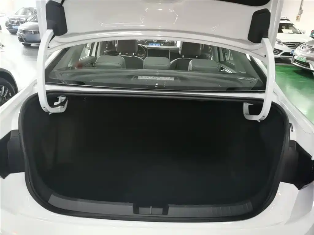 Volkswagen Sagitar 2024 200TSI DSG Flying Edition фото 19