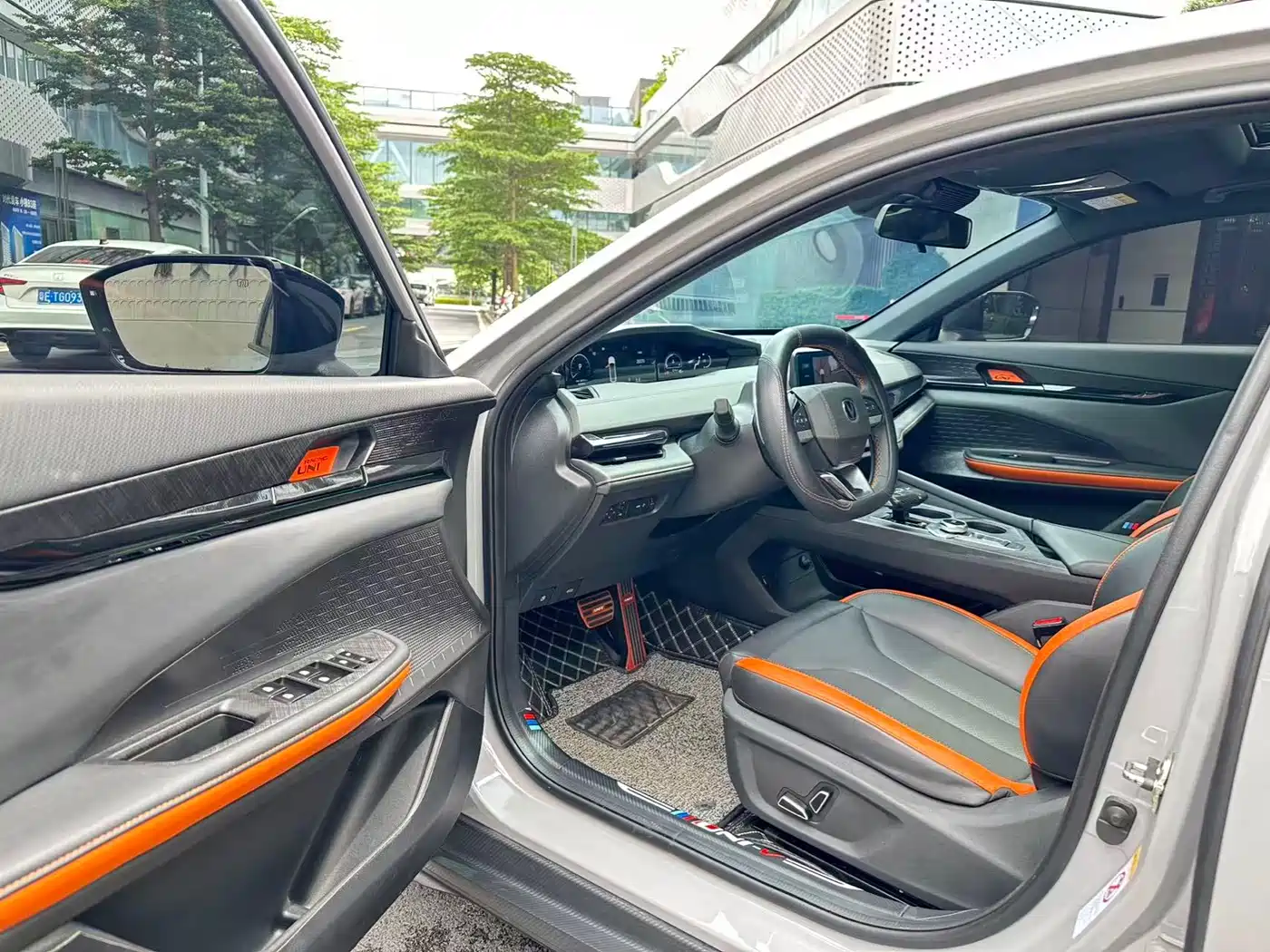 CHANGAN UNI-V