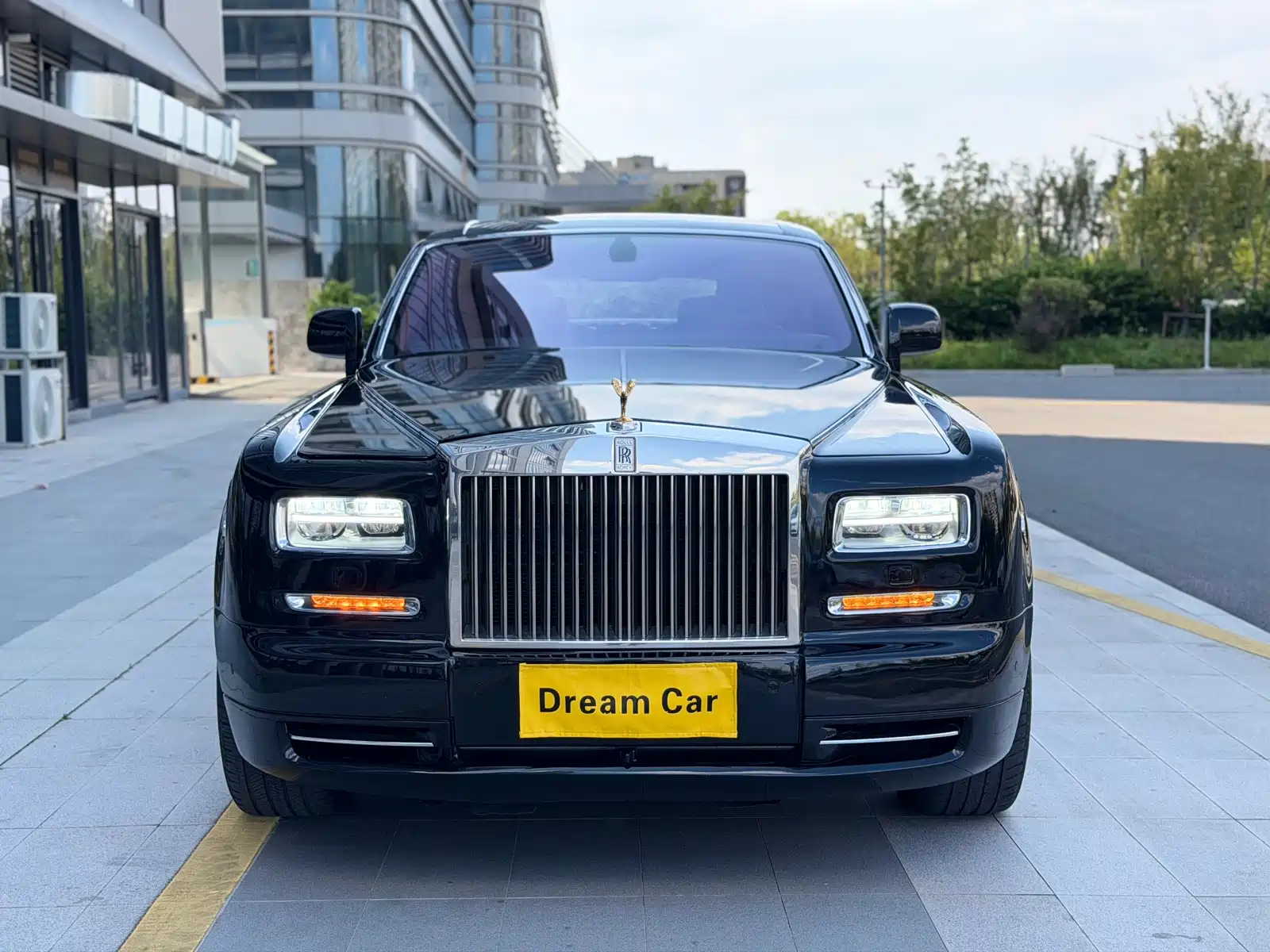 Фото 4 - Rolls-Royce Phantom