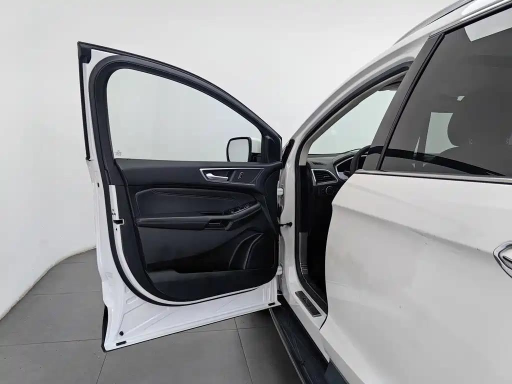 Ford Edge 2017 2016 EcoBoost 245 2WD Luxury 7-Seater