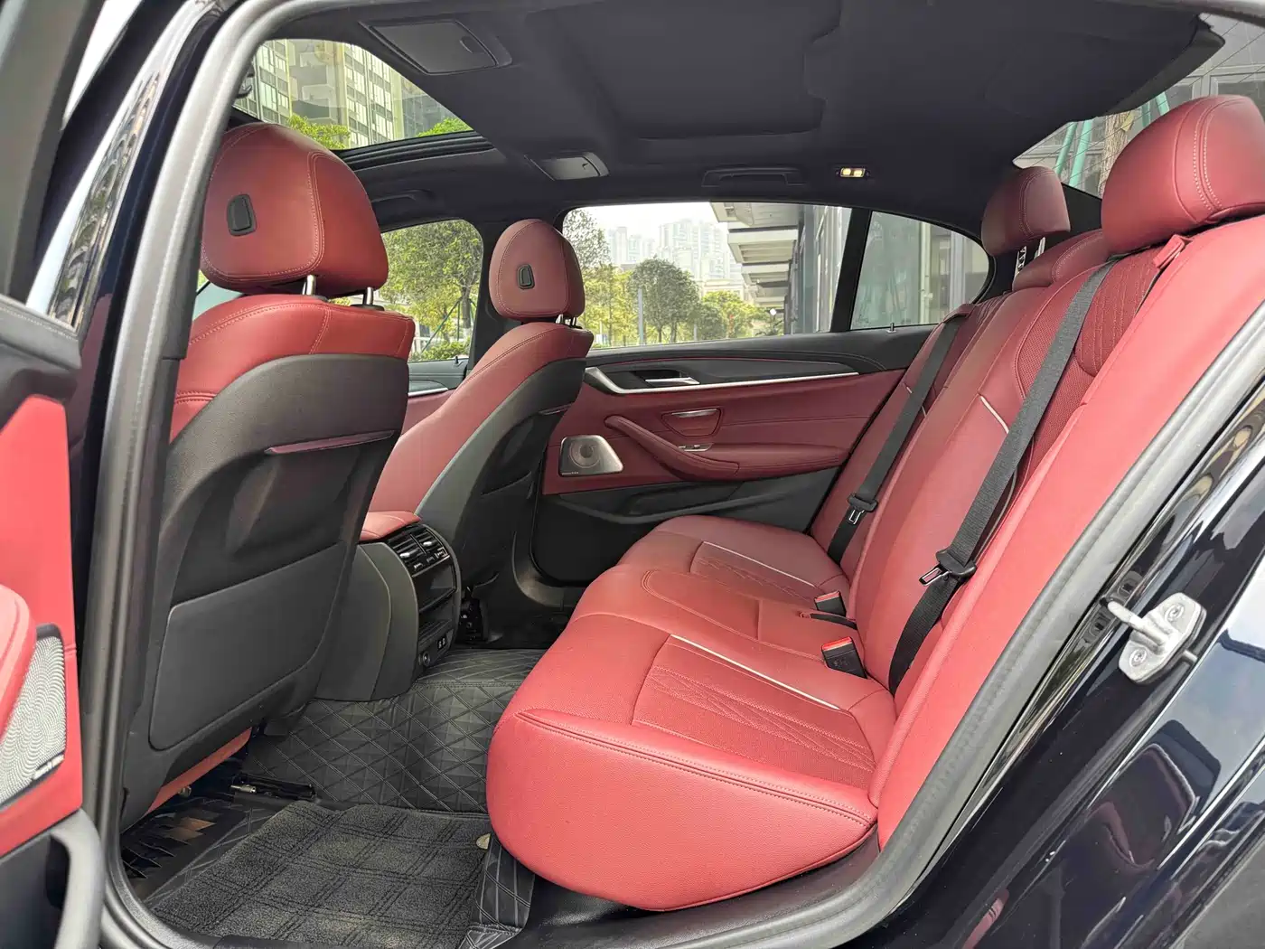 BMW 5 Series 2021 530Li Leading M Sport Package фото 15