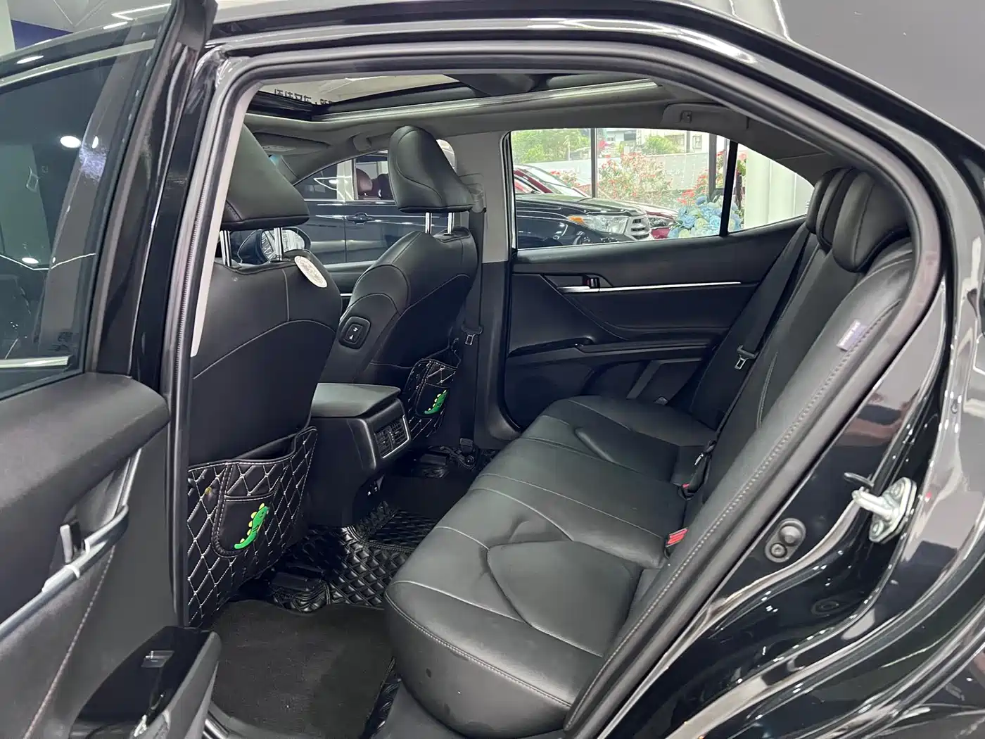 Toyota Camry 2021 2.5G Luxury Edition фото 10