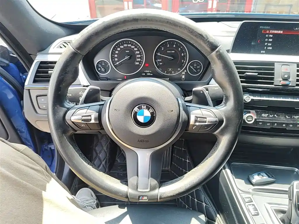 BMW 3 Series GT 2018 320i Fashion фото 11