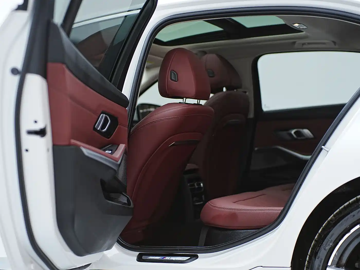 BMW 3 Series 2023 320Li M Sport Package фото 24