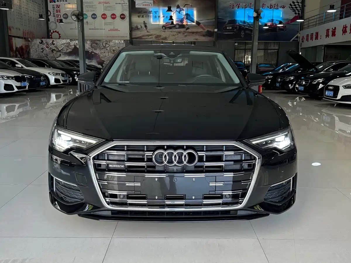 Фото 2 - Audi A6L