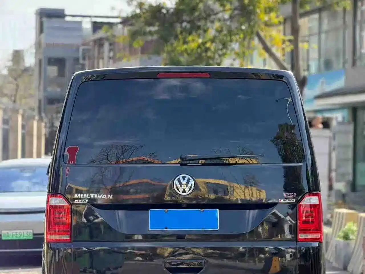 Volkswagen Multivan 2017 2.0TSI 4WD Explorer 7-seater фото 9