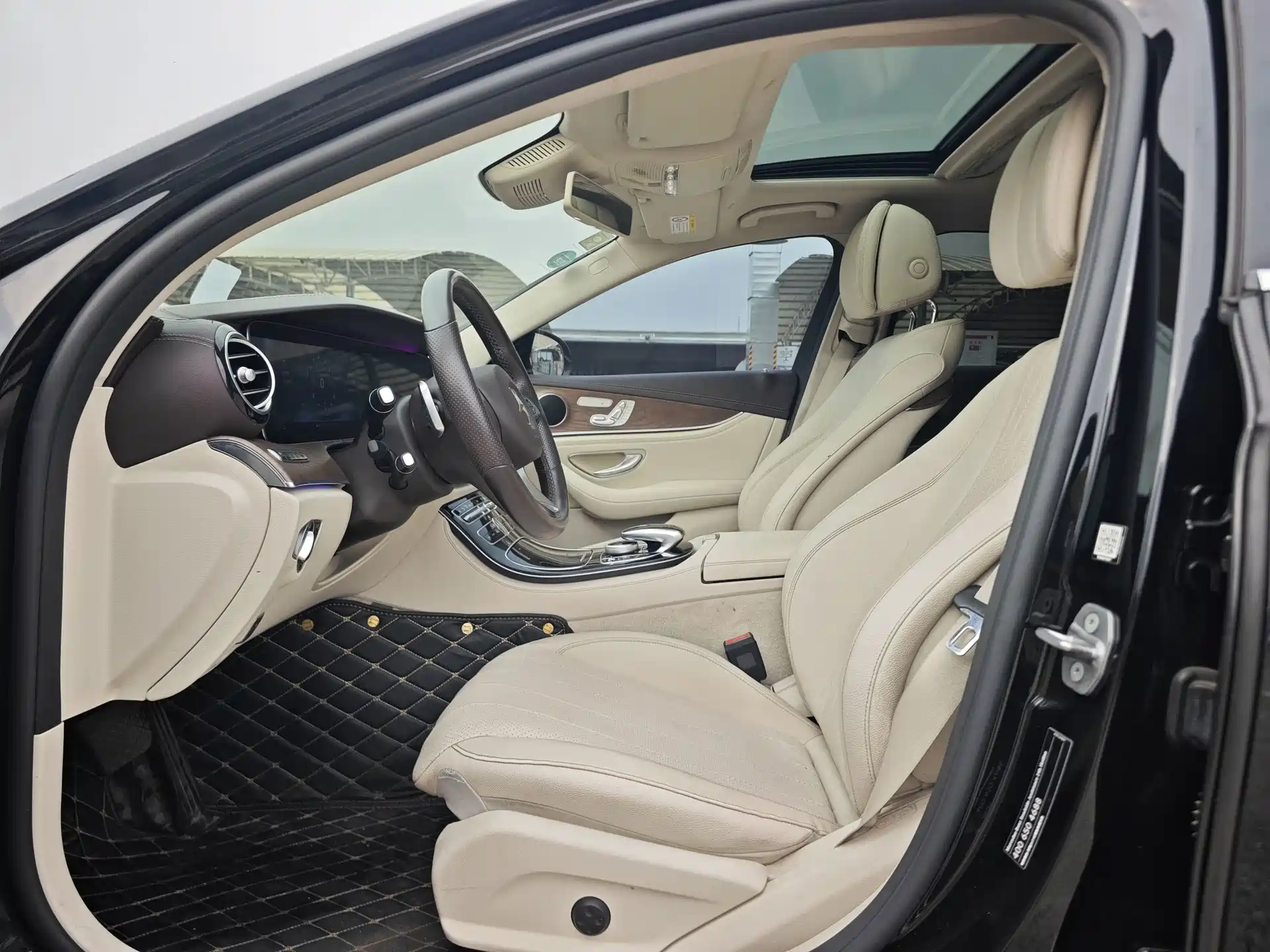 Фото 9 - Mercedes-Benz E-Class