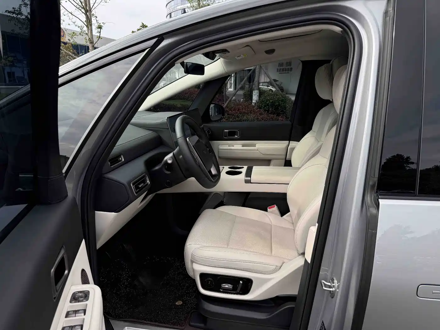 Li Auto MEGA 2025 2025 Model Home Family Special Edition
