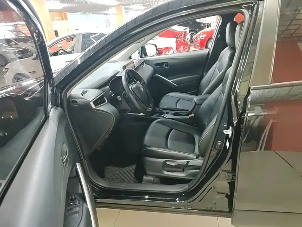 Фото 15 - Toyota Corolla Cross