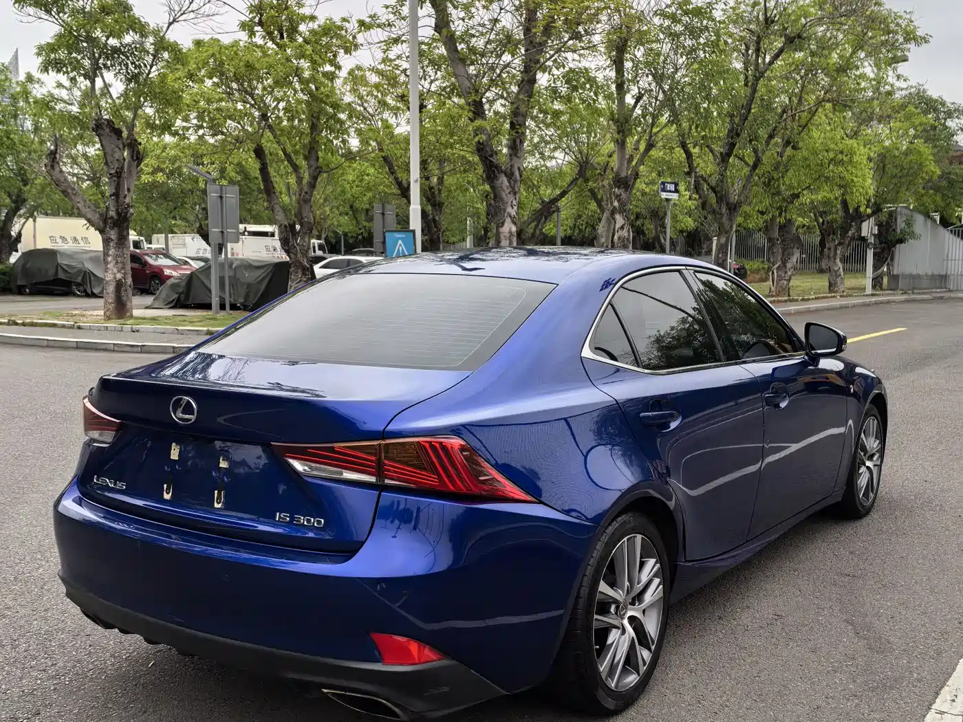 Lexus IS 2017 300 F SPORT фото 6