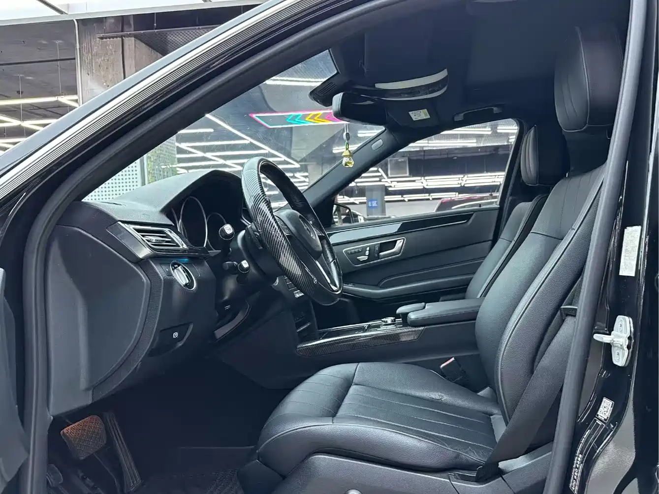 Mercedes-Benz E-Class 2015 E 260 L Sport фото 4
