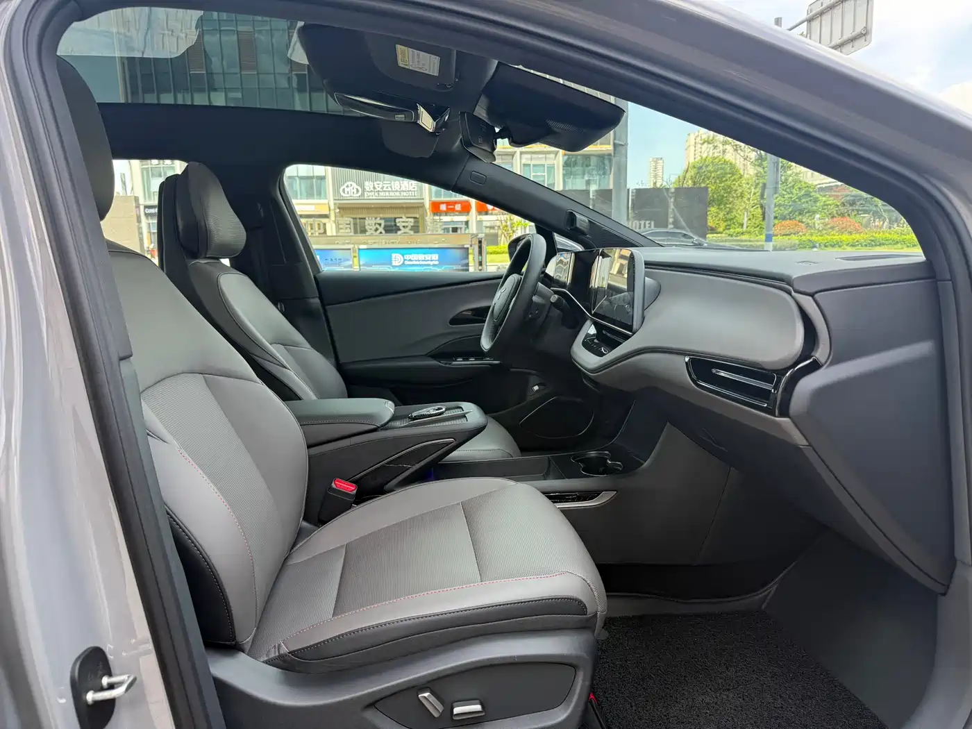 Hongqi EH7 2025 640 AWD Smart Selection Edition фото 9