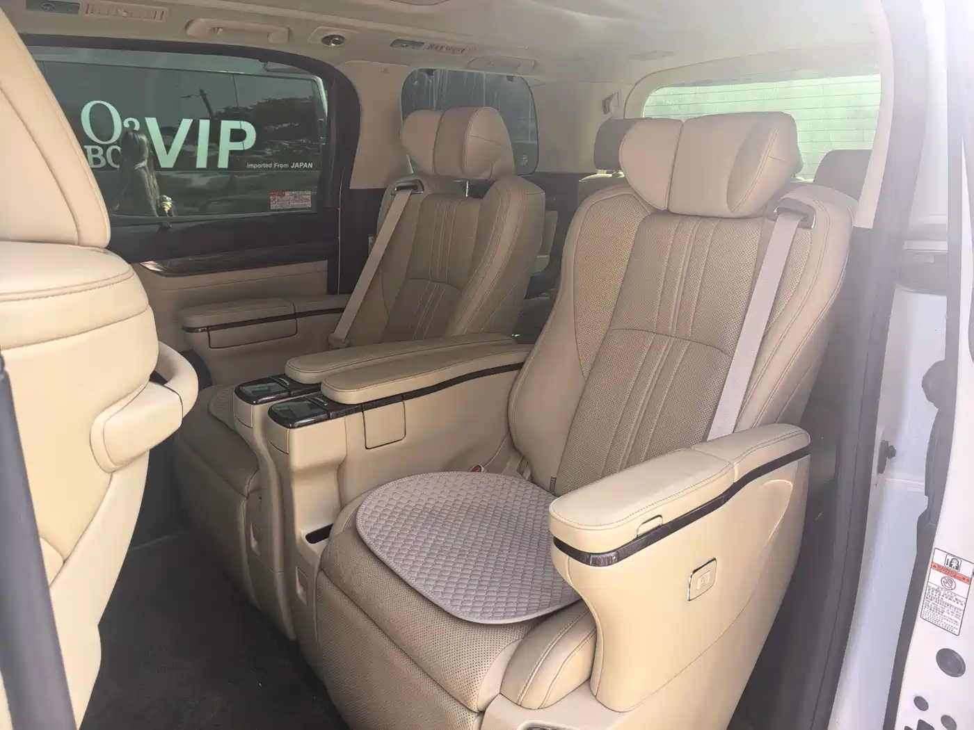 Toyota Alphard 2021 Hybrid 2.5L Premium фото 10