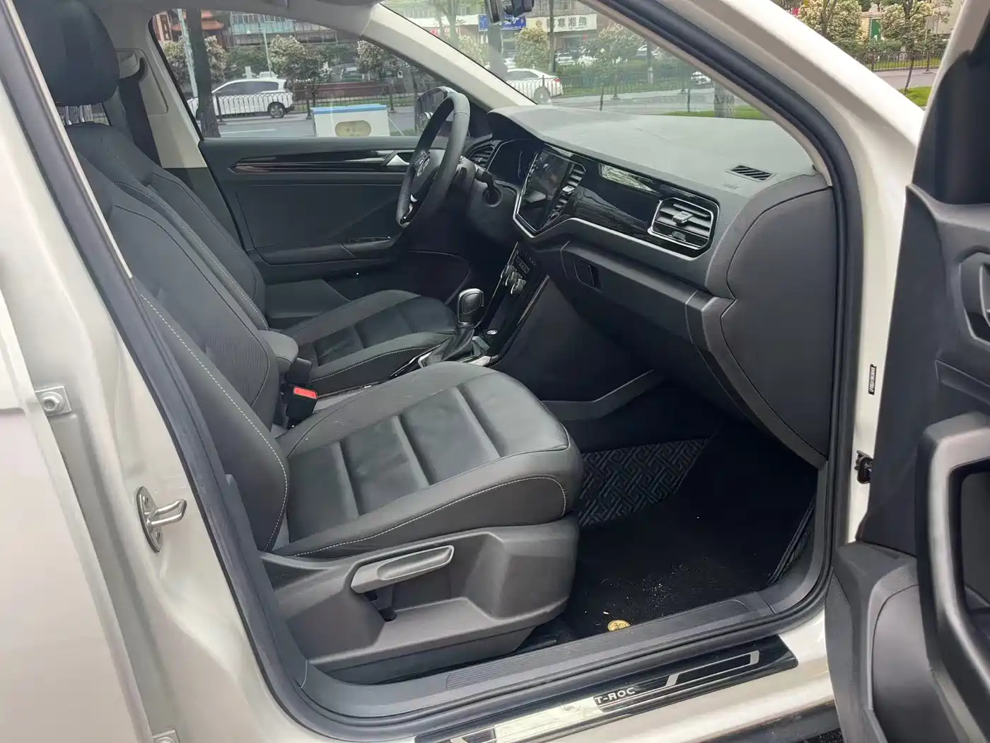 Volkswagen T-ROC 2021 280TSI DSG 2WD Comfort Smart Connect Edition фото 13