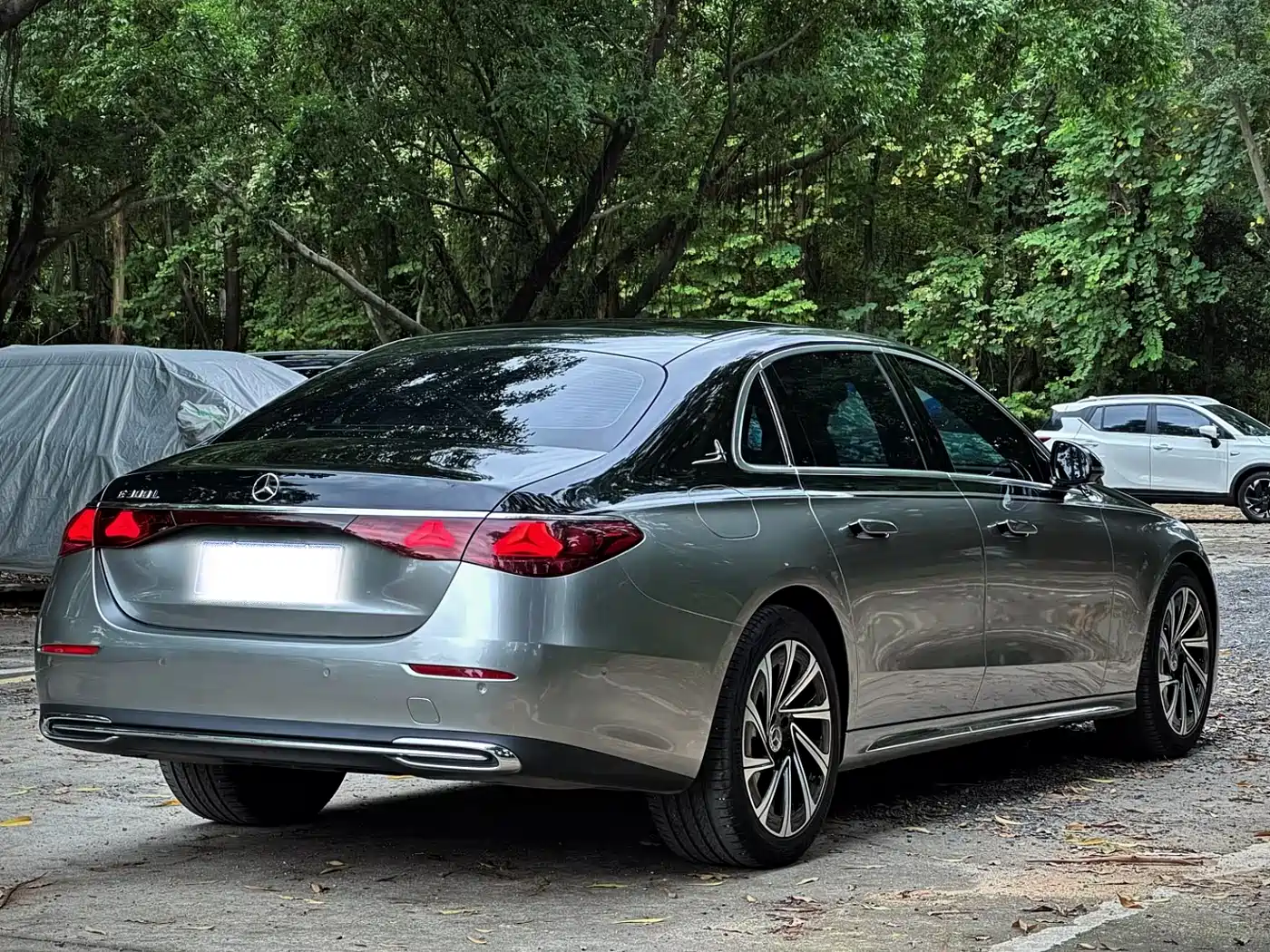 Mercedes-Benz E-Class 2024 Model E 300 L Luxury фото 2