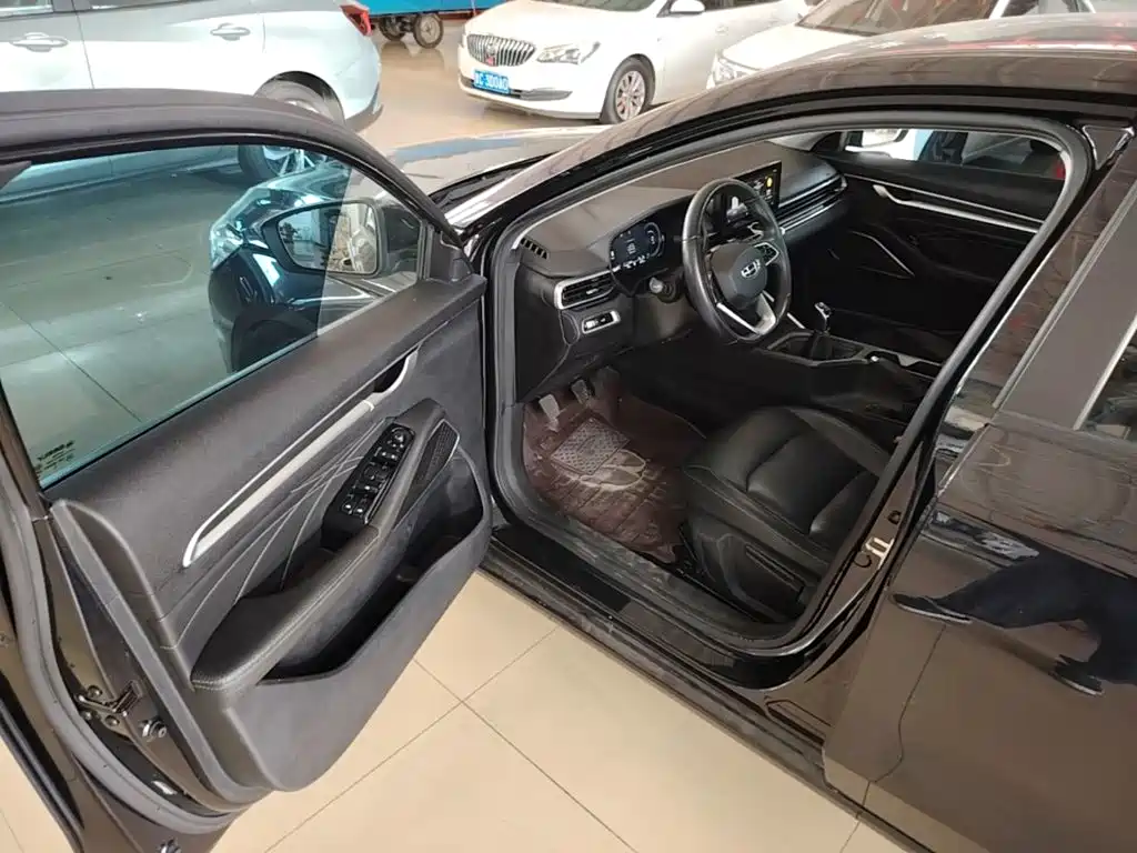 صورة 16 - Geely Emgrand