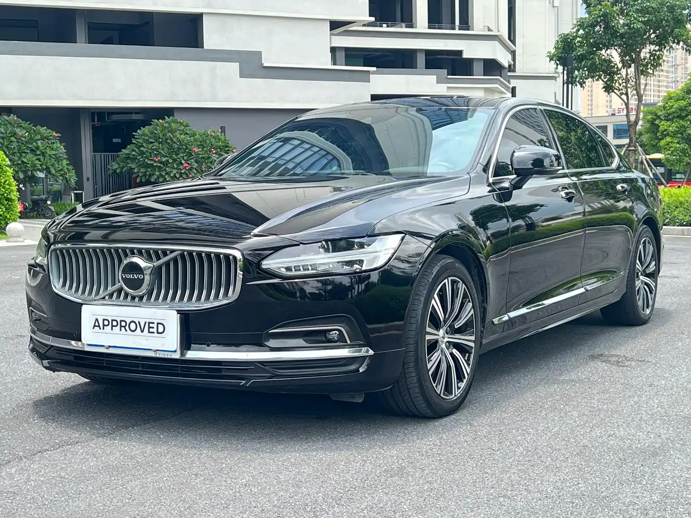 Фото 1 - Volvo S90