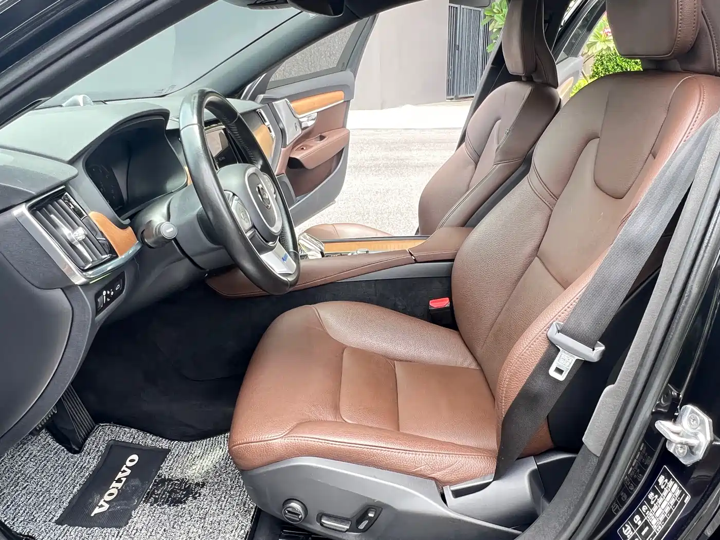 Фото 12 - Volvo S90