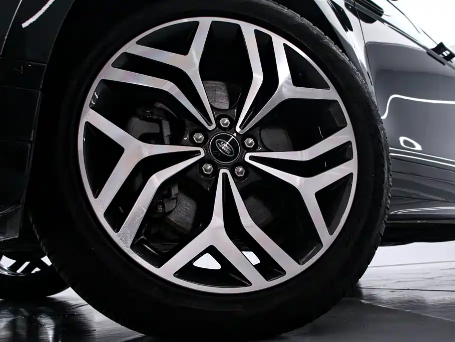Land Rover Range Rover Evoque 2023 Range Rover Evoque L 249PS Luxury Edition фото 16