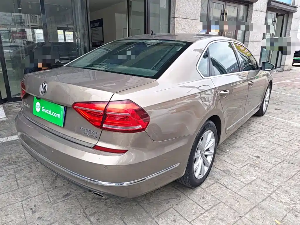 Фото 7 - Volkswagen Passat