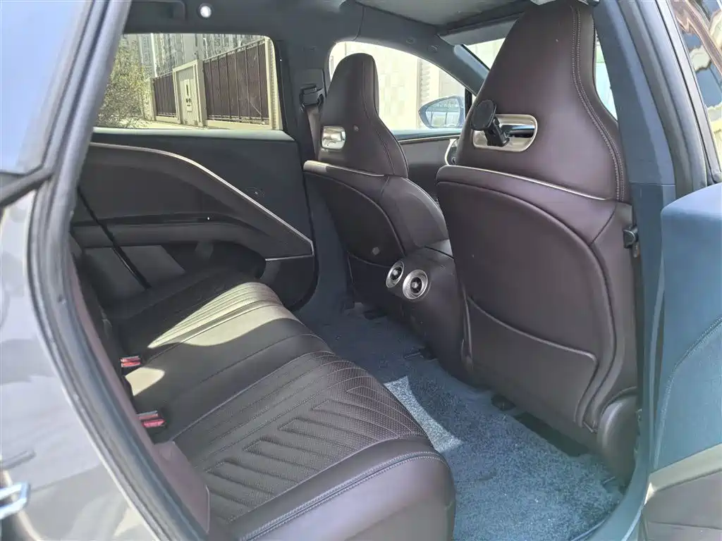 Avatr 11 2022 Ultra Long Range Dual Motor Luxury Edition 5-seater фото 13