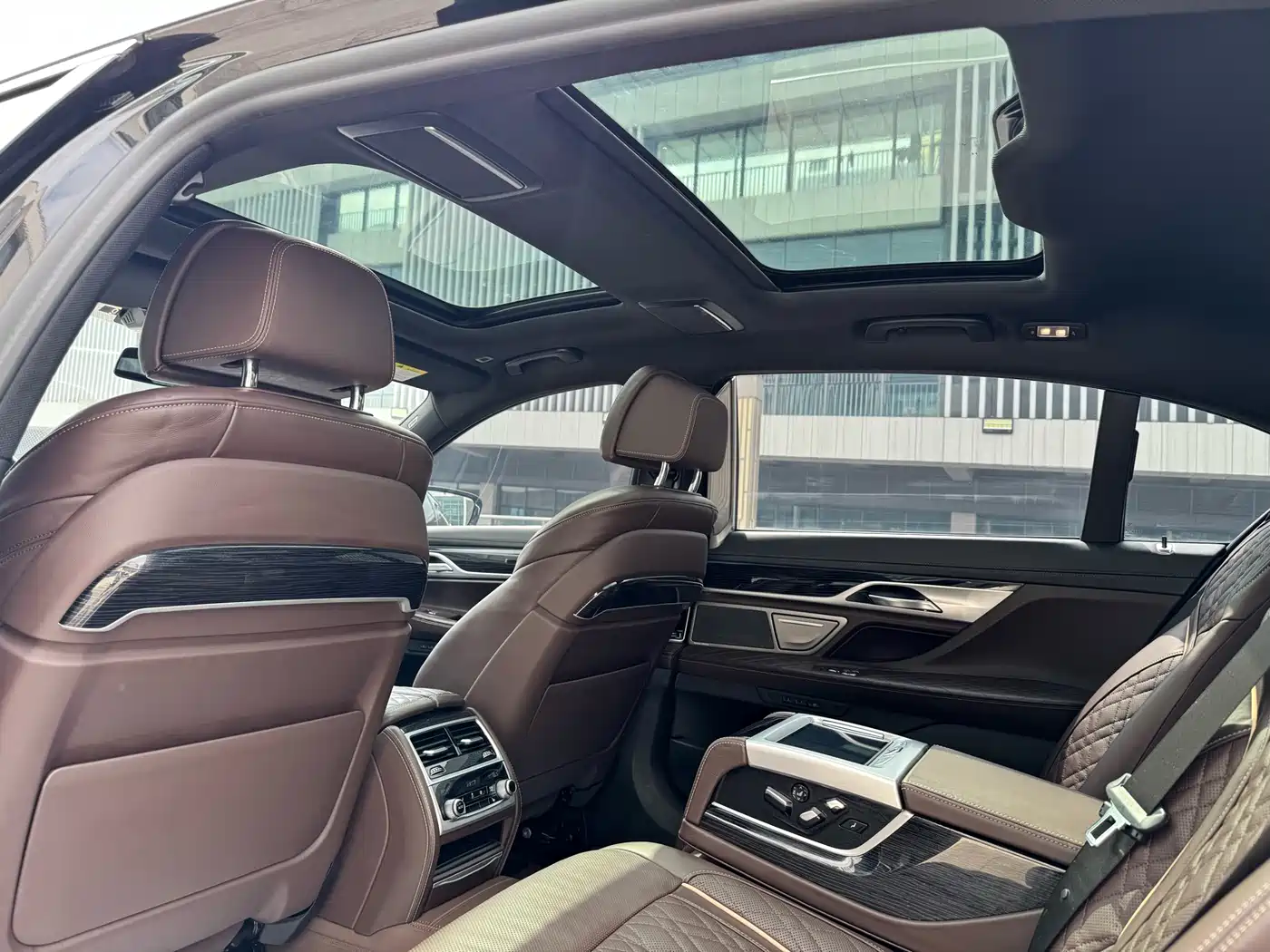 BMW 7 Series 2019 740Li Leading M Sport Package фото 9