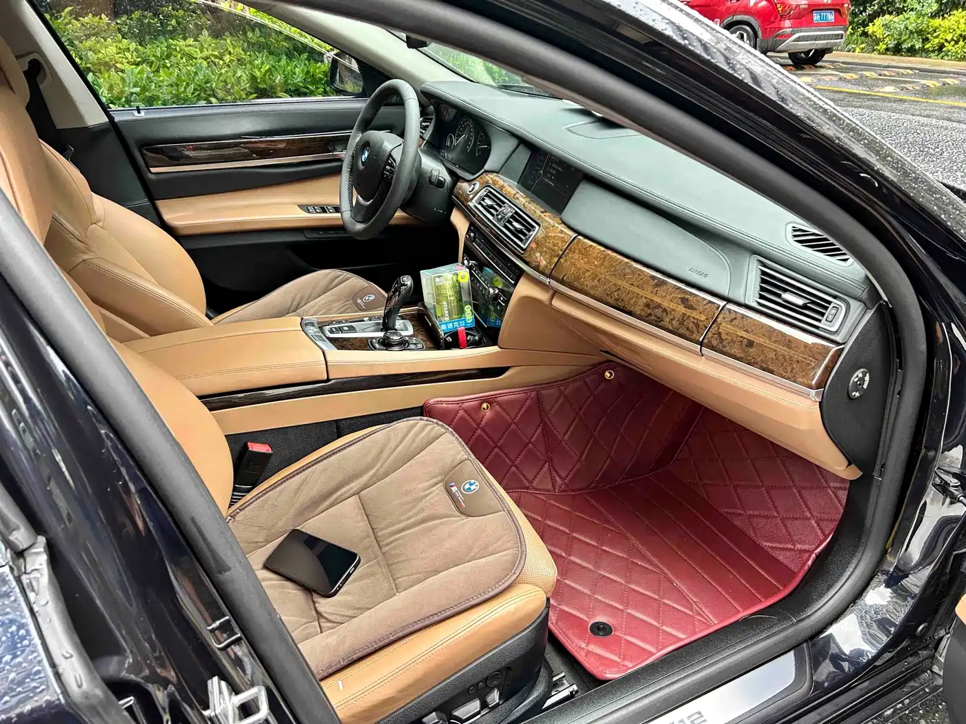 Фото 8 - BMW 7 Series