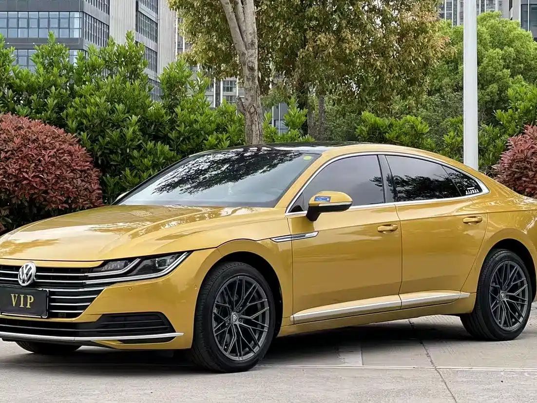 Volkswagen FAW-Volkswagen CC 2019 330TSI Charming Appearance (China V)