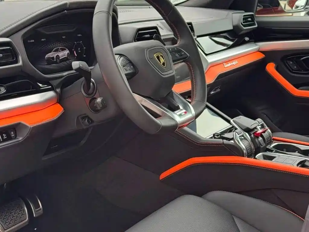 Lamborghini Urus SE 2026 2025 4.0T Standard Edition