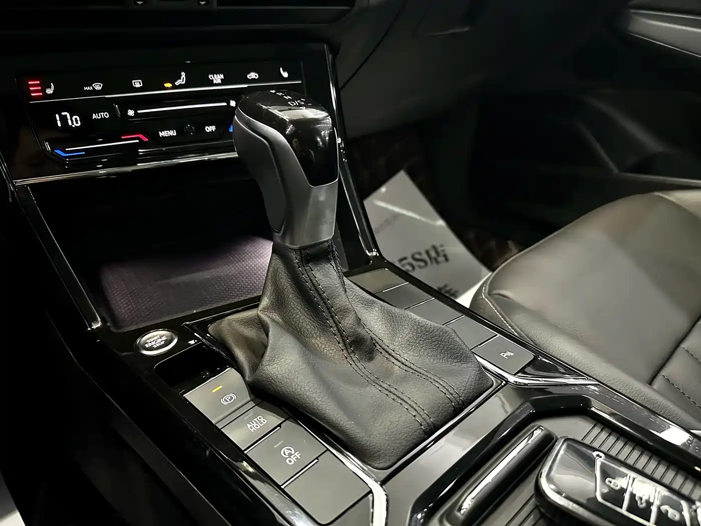 Volkswagen Passat 2023 330TSI Elite Edition фото 17